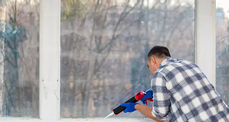 Quality Sliding Shower Door Repair for Closing Issues in East Lake-Orient Park, FL