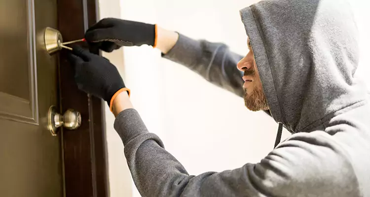 Emergency Motel Lock Repairs—Available 24/7 in East Lake-Orient Park, FL